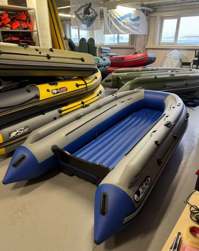 Лодка Reef 390Fi Jet